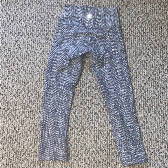 Wunder Under Crop Leggings Size 4 - Picture 2 of 4